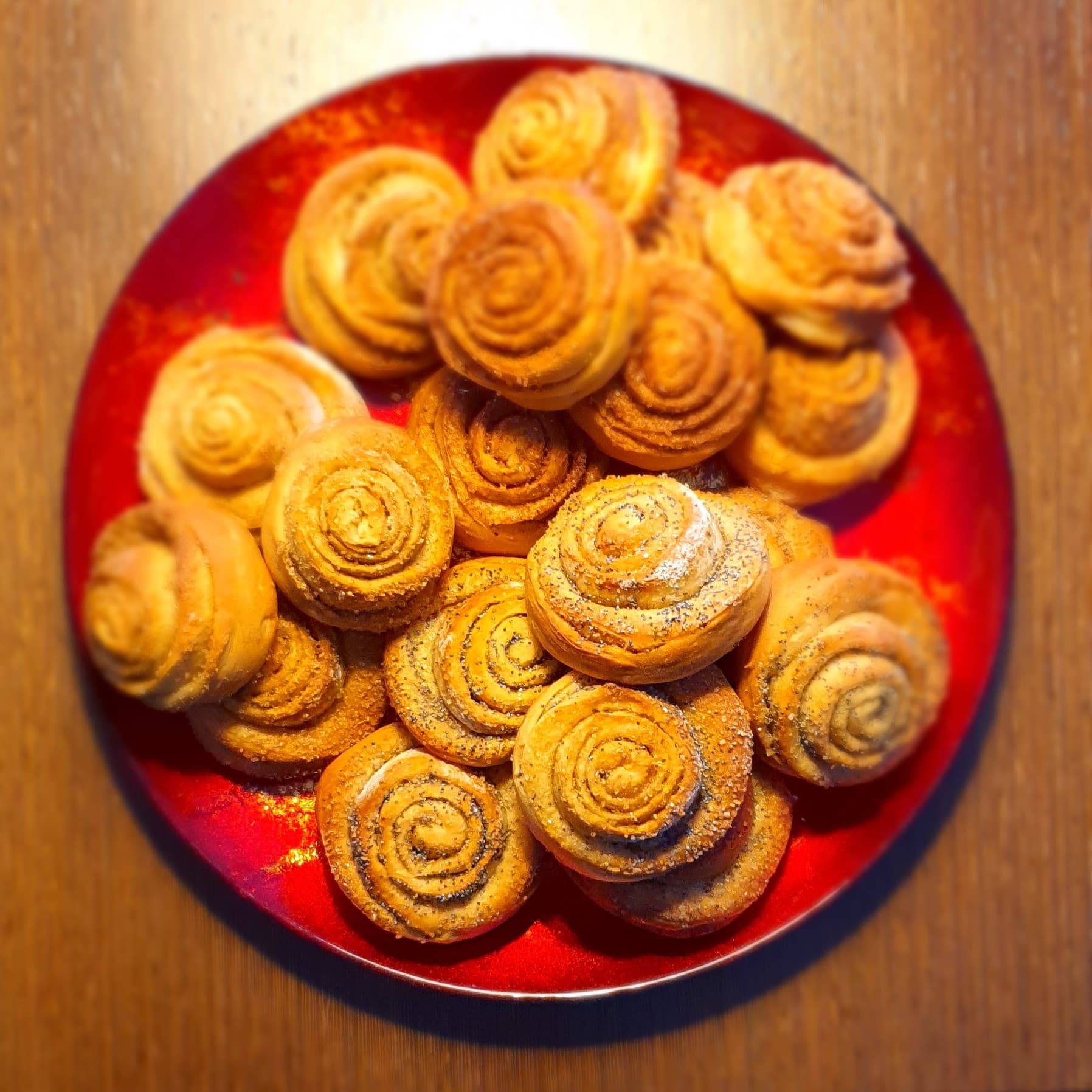 Kaneelirullid ja moonirullid